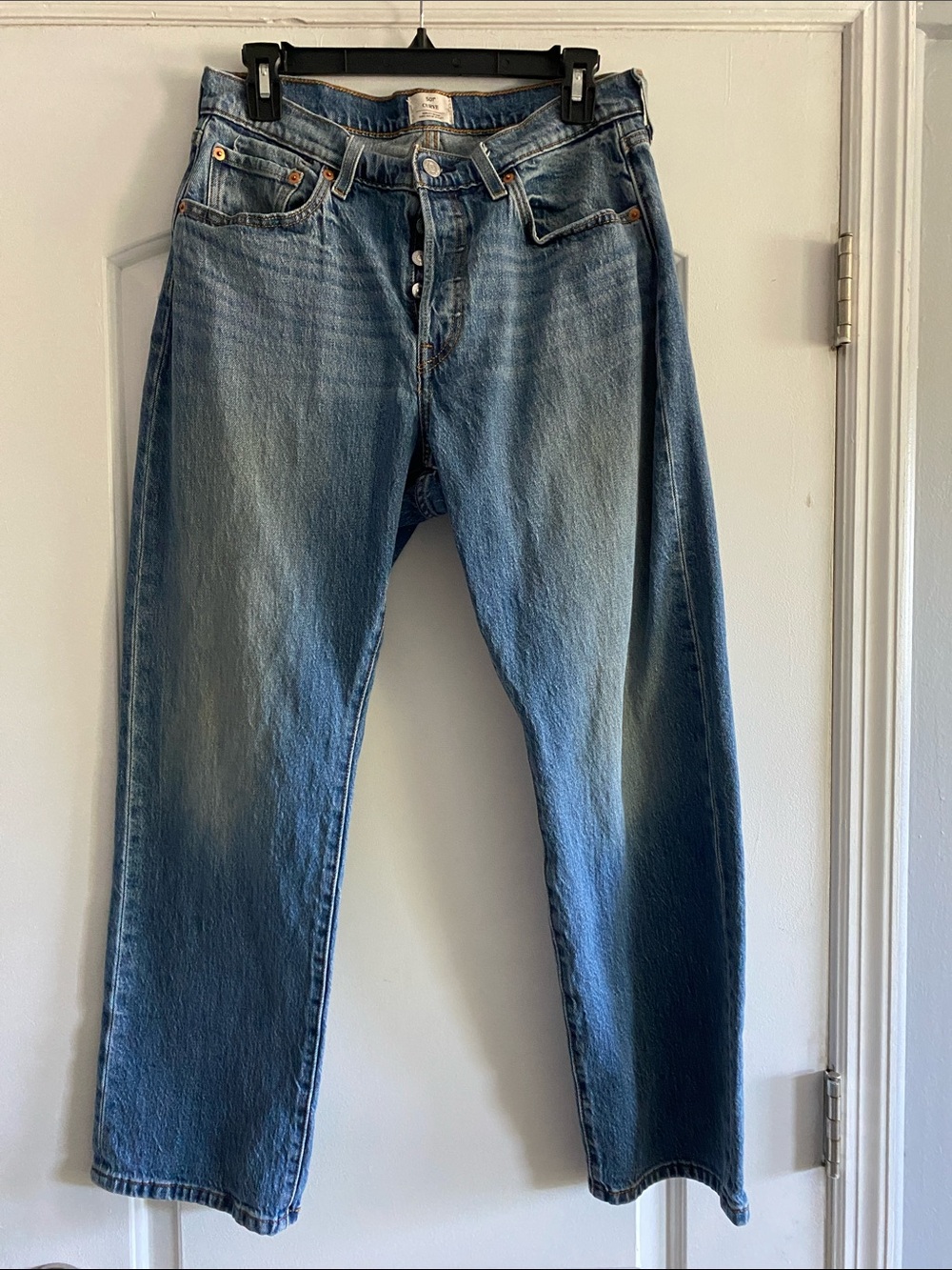Levi's 501 curve Straight Leg Womens Jeans in Light Blue Denim 31x28